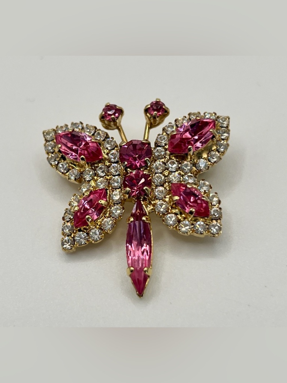 VTG Suzanne Bjontegard Pink Crystal Butterfly Brooch Gold Tone Rhinestone Pin